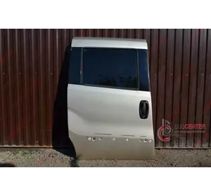 Дверь боковая сдвижная правая под стекло Fiat Doblo