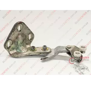 Ролик боковой левой сдвижной двери нижний с рычагом Fiat Ducato 1302593080 Ролик боковой левой сдвижной двери нижний с рычагом Fiat Ducato 1302593080