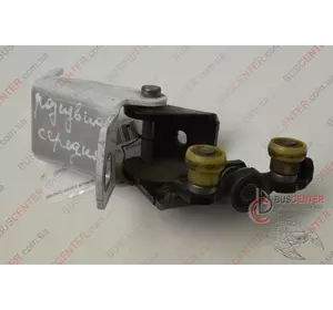 Ролик боковой правой сдвижной двери средний Renault Kangoo 8200497637 Ролик боковой правой сдвижной двери средний Renault Kangoo 8200497637