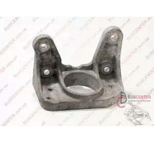 Кронштейн двигателя Opel Vivaro 8200003831 Кронштейн двигателя Opel Vivaro 8200003831