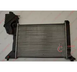 Радиатор охлаждения (без кондиционера) Mercedes Sprinter 901 500 18 00 D7M021TT