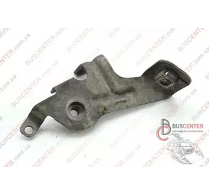Кронштейн крепления декоративной крышки двигателя Volkswagen Caddy 03G103945 Кронштейн крепления декоративной крышки двигателя Volkswagen Caddy 03G103945