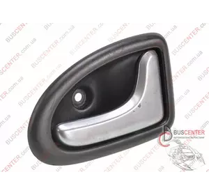 Ручка двери передней правой внутренняя (хром) Renault Trafic 8200028995 Ручка двери передней правой внутренняя (хром) Renault Trafic 8200028995