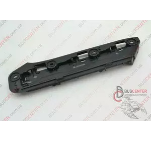 Крепление переднего бампера правое (направляющая) Volkswagen Caddy 1T0807936 Крепление переднего бампера правое (направляющая) Volkswagen Caddy 1T0807936