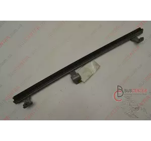 Направляющая стекла двери правая Renault Master 8200683411 Направляющая стекла двери правая Renault Master 8200683411
