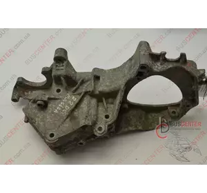 Кронштейн крепления генератора Renault Master 8200016643 Кронштейн крепления генератора Renault Master 8200016643