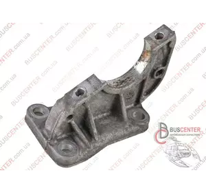 Кронштейн полуоси правой Renault Clio 8200286041 Кронштейн полуоси правой Renault Clio 8200286041