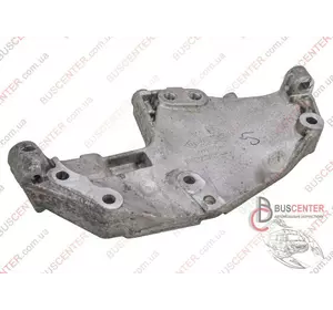 Кронштейн крепления двигателя верхний правый Renault Trafic 8201011432 Кронштейн крепления двигателя верхний правый Renault Trafic 8201011432
