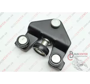 Ролик боковой правой сдвижной двери нижний без рычага Renault Trafic 7700312012 Ролик боковой правой сдвижной двери нижний без рычага Renault Trafic 7700312012