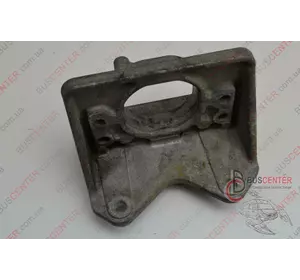 Кронштейн крепления КПП (подушка, лапа) Renault Master 7700308760 8200107258 Кронштейн крепления КПП (подушка, лапа) Renault Master 7700308760 8200107258