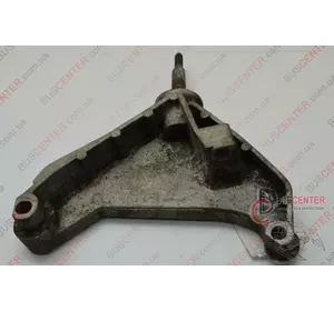 Кронштейн крепления подушки двигателя левый  Renault Trafic 8200013682 Кронштейн крепления подушки двигателя левый  Renault Trafic 8200013682