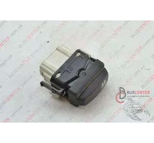 Кнопка блокировки замка двери Renault Laguna 8200015086 Кнопка блокировки замка двери Renault Laguna 8200015086