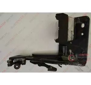 Ролик боковой правой сдвижной двери нижний Renault Master 8200660913 Ролик боковой правой сдвижной двери нижний Renault Master 8200660913
