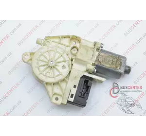 Моторчик стеклоподъемника задней левой двери Renault Laguna 827310001R Моторчик стеклоподъемника задней левой двери Renault Laguna 827310001R