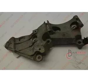 Кронштейн крепления генератора Renault Kangoo 8200072727 Кронштейн крепления генератора Renault Kangoo 8200072727