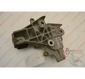 Кронштейн двигателя правый Renault Kangoo 7700432411 Кронштейн двигателя правый Renault Kangoo 7700432411