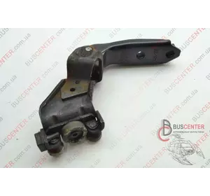 Ролик боковой правой сдвижной двери средний с рычагом Volkswagen Caddy 2K0843336A Ролик боковой правой сдвижной двери средний с рычагом Volkswagen Caddy 2K0843336A