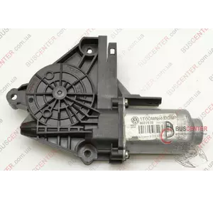 Моторчик стеклоподъемника передней правой двери Volkswagen Caddy 1T0959702D Моторчик стеклоподъемника передней правой двери Volkswagen Caddy 1T0959702D