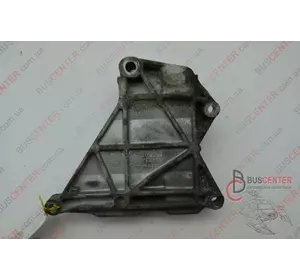 Кронштейн генератора Volkswagen Transporter 070903143C Кронштейн генератора Volkswagen Transporter 070903143C