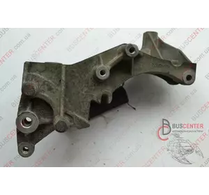 Кронштейн крепления генератора Renault Kangoo 8200185605 Кронштейн крепления генератора Renault Kangoo 8200185605