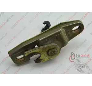 Замок боковой правой сдвижной двери верхний (защелка) Renault Master 8200179435 Замок боковой правой сдвижной двери верхний (защелка) Renault Master 8200179435