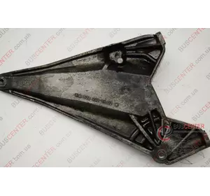 Кронштейн подушки двигателя правой Mercedes Vito 6382421802 Кронштейн подушки двигателя правой Mercedes Vito 6382421802