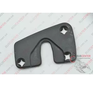 Накладка замка двери боковой раздвижной правой (планка регулировочная) Renault Kangoo 7700353936 Накладка замка двери боковой раздвижной правой (планка регулировочная) Renault Kangoo 7700353936