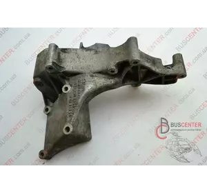 Кронштейн крепления генератора Volkswagen Transporter 074260885A Кронштейн крепления генератора Volkswagen Transporter 074260885A