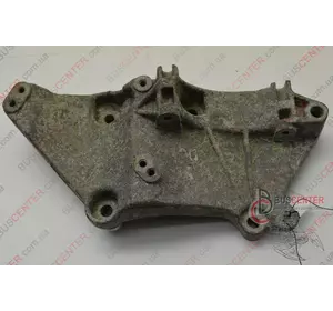 Кронштейн крепления генератора Renault Kangoo 8200100148 Кронштейн крепления генератора Renault Kangoo 8200100148