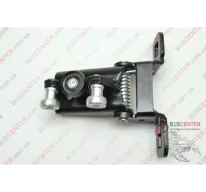 Ролик боковой правой сдвижной двери средний с рычагом Ford Transit 4 358 223 BSG 30-975-006 Ролик боковой правой сдвижной двери средний с рычагом Ford Transit 4 358 223 BSG 30-975-006