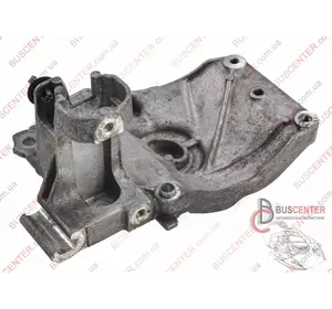 Кронштейн компрессора кондиционера Peugeot 3008 9827896580 Кронштейн компрессора кондиционера Peugeot 3008 9827896580