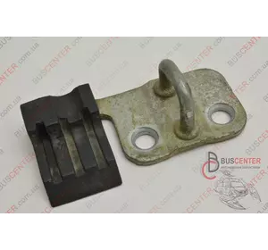 Скоба замка задней левой двери нижняя Ford Connect YC15V441A07AF Скоба замка задней левой двери нижняя Ford Connect YC15V441A07AF