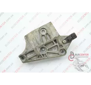 Кронштейн опоры двигателя справа Renault Kangoo 8200408663 Кронштейн опоры двигателя справа Renault Kangoo 8200408663