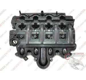 Крышка клапанная Renault Master 8200149903 Крышка клапанная Renault Master 8200149903