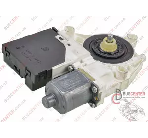 Моторчик стеклоподъемника передней правой двери Volkswagen Tiguan 5N0959702E 0130822467 Моторчик стеклоподъемника передней правой двери Volkswagen Tiguan 5N0959702E 0130822467