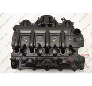 Крышка клапанная Renault Master 8200714033 Крышка клапанная Renault Master 8200714033