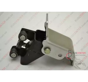 Ролик боковой правой сдвижной двери средний с рычагом Renault Kangoo 7700308222 7700303512 Ролик боковой правой сдвижной двери средний с рычагом Renault Kangoo 7700308222 7700303512