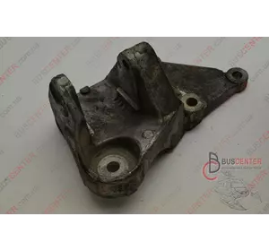 Кронштейн подушки двигателя правой (крепление, подушка) Fiat Scudo 1495036080 Кронштейн подушки двигателя правой (крепление, подушка) Fiat Scudo 1495036080