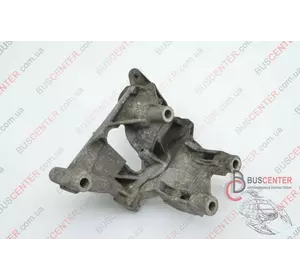 Кронштейн крепления подушки двигателя Volkswagen Transporter 070199343В Кронштейн крепления подушки двигателя Volkswagen Transporter 070199343В