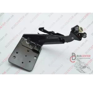 Ролик боковой правой сдвижной двери нижний с рычагом Renault Master 745961469R Ролик боковой правой сдвижной двери нижний с рычагом Renault Master 745961469R
