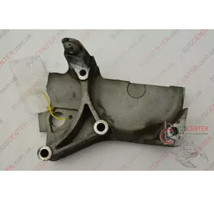 Кронштейн крепления ТНВД Renault Kangoo 8200101196 Кронштейн крепления ТНВД Renault Kangoo 8200101196