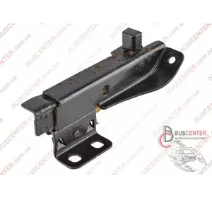 Ограничитель боковой правой сдвижной двери нижний Renault Kangoo 8200497760 Ограничитель боковой правой сдвижной двери нижний Renault Kangoo 8200497760