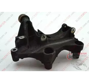 Кронштейн крепления генератора Renault Trafic 117105124R Кронштейн крепления генератора Renault Trafic 117105124R