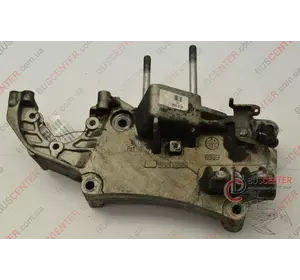 Кронштейн двигателя правый Fiat Doblo 55208369 Кронштейн двигателя правый Fiat Doblo 55208369