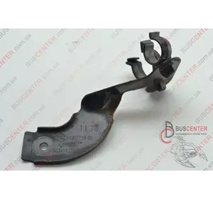 Кронштейн крепления патрубка охлаждающей жидкости Renault Trafic 8200120718 Кронштейн крепления патрубка охлаждающей жидкости Renault Trafic 8200120718
