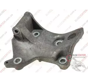 Кронштейн крепления генератора Renault Sandero Stepway 7700864288 Кронштейн крепления генератора Renault Sandero Stepway 7700864288