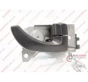 Ручка двери передней правой внутренняя Kia Sorento 826203E011 Ручка двери передней правой внутренняя Kia Sorento 826203E011
