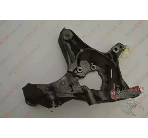 Кронштейн крепления генератора Renault Kangoo 7700113574 Кронштейн крепления генератора Renault Kangoo 7700113574