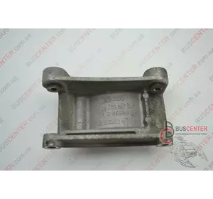 Кронштейн крепления кондиционера Volkswagen Transporter 074260887C Кронштейн крепления кондиционера Volkswagen Transporter 074260887C