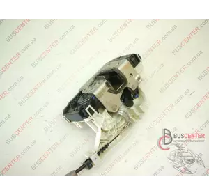 Замок боковой левой сдвижной двери электрический Mercedes Vito A4477303900 Замок боковой левой сдвижной двери электрический Mercedes Vito A4477303900